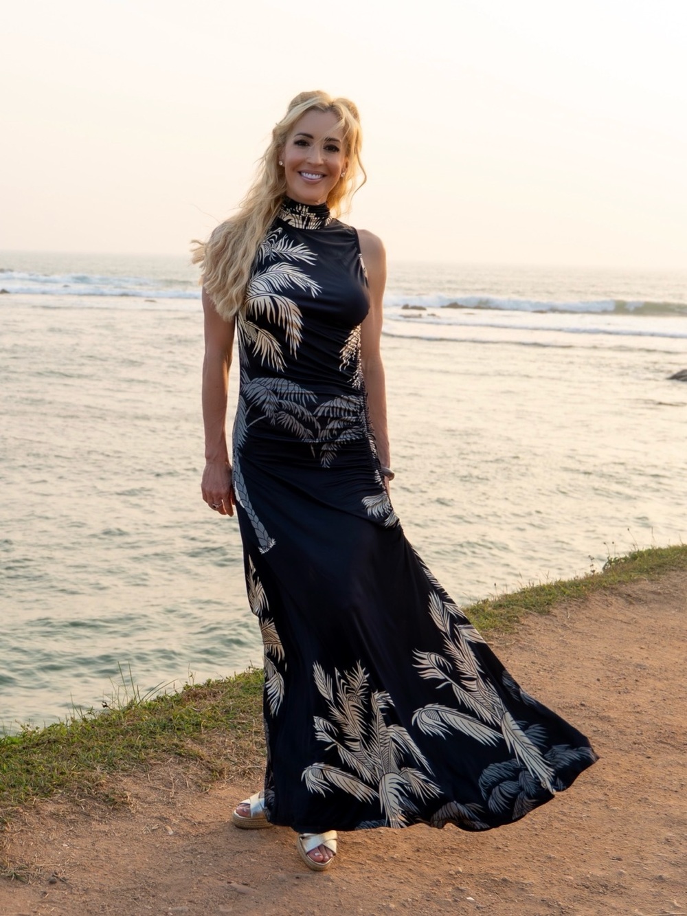 Johanna Ortiz
Black Moon Goddess Ankle Dress
Size 0